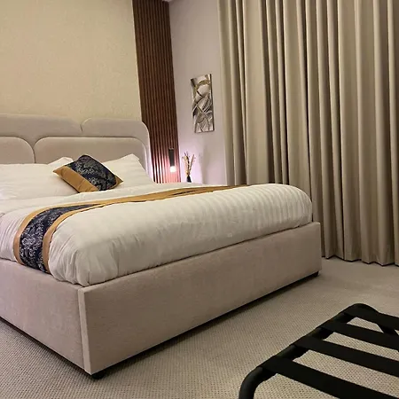 شقه هاديه وراقيه Apartment Riyadh Exterior photo