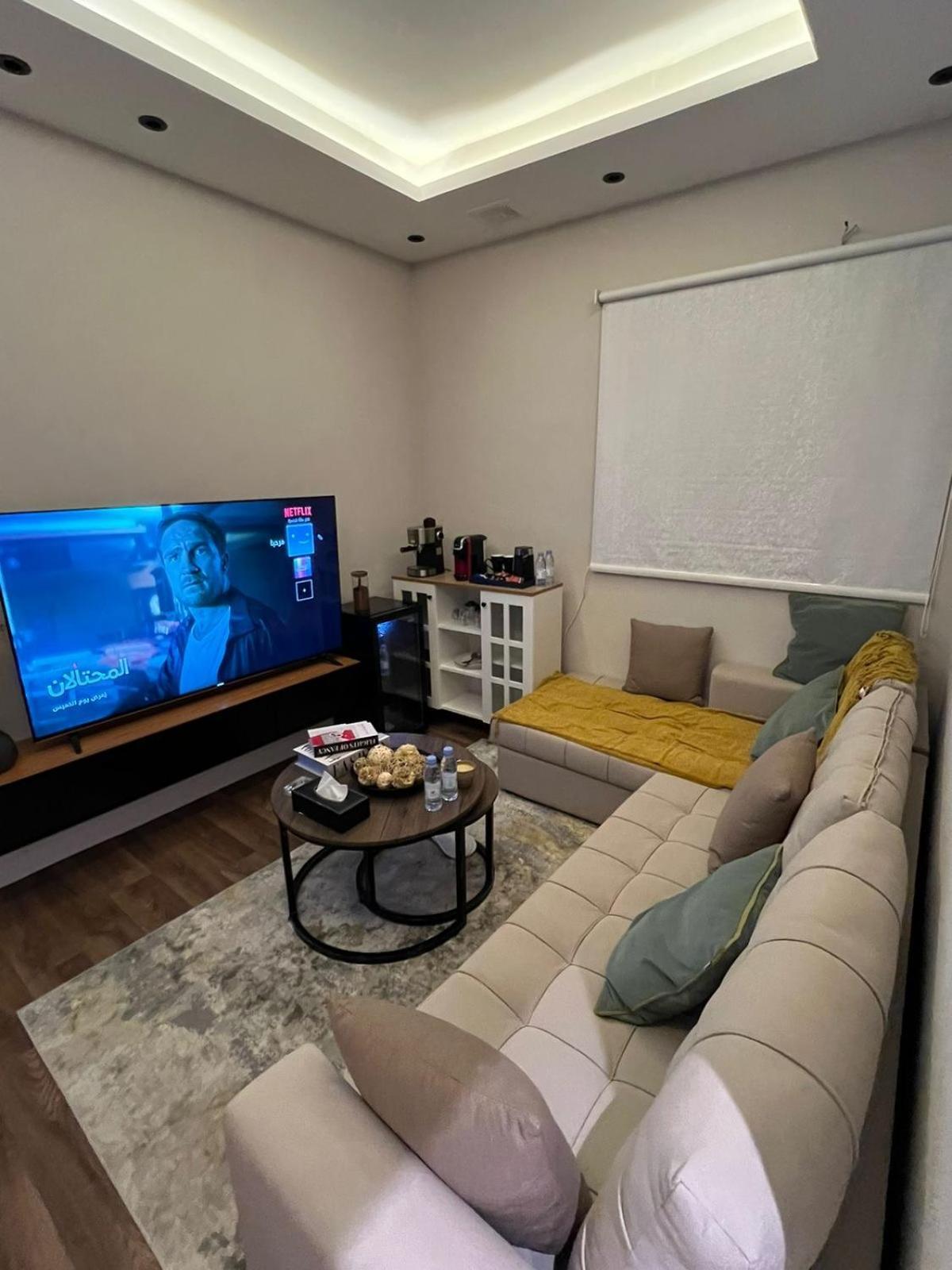 Apartment شقه هاديه وراقيه *